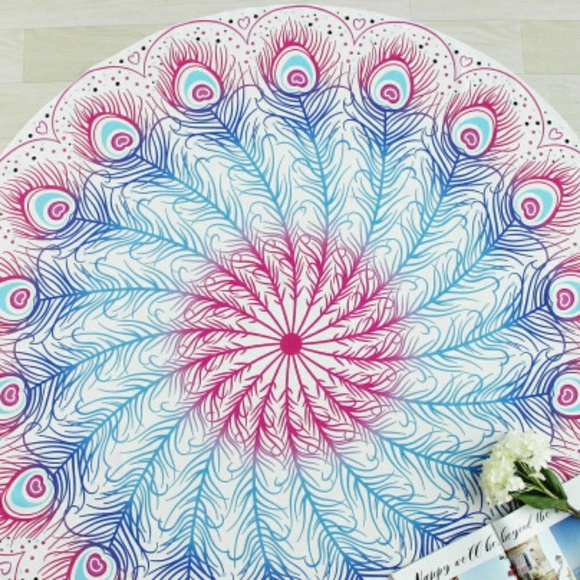 Ombre Feather Print Beach Blanket - Picture 1 of 3